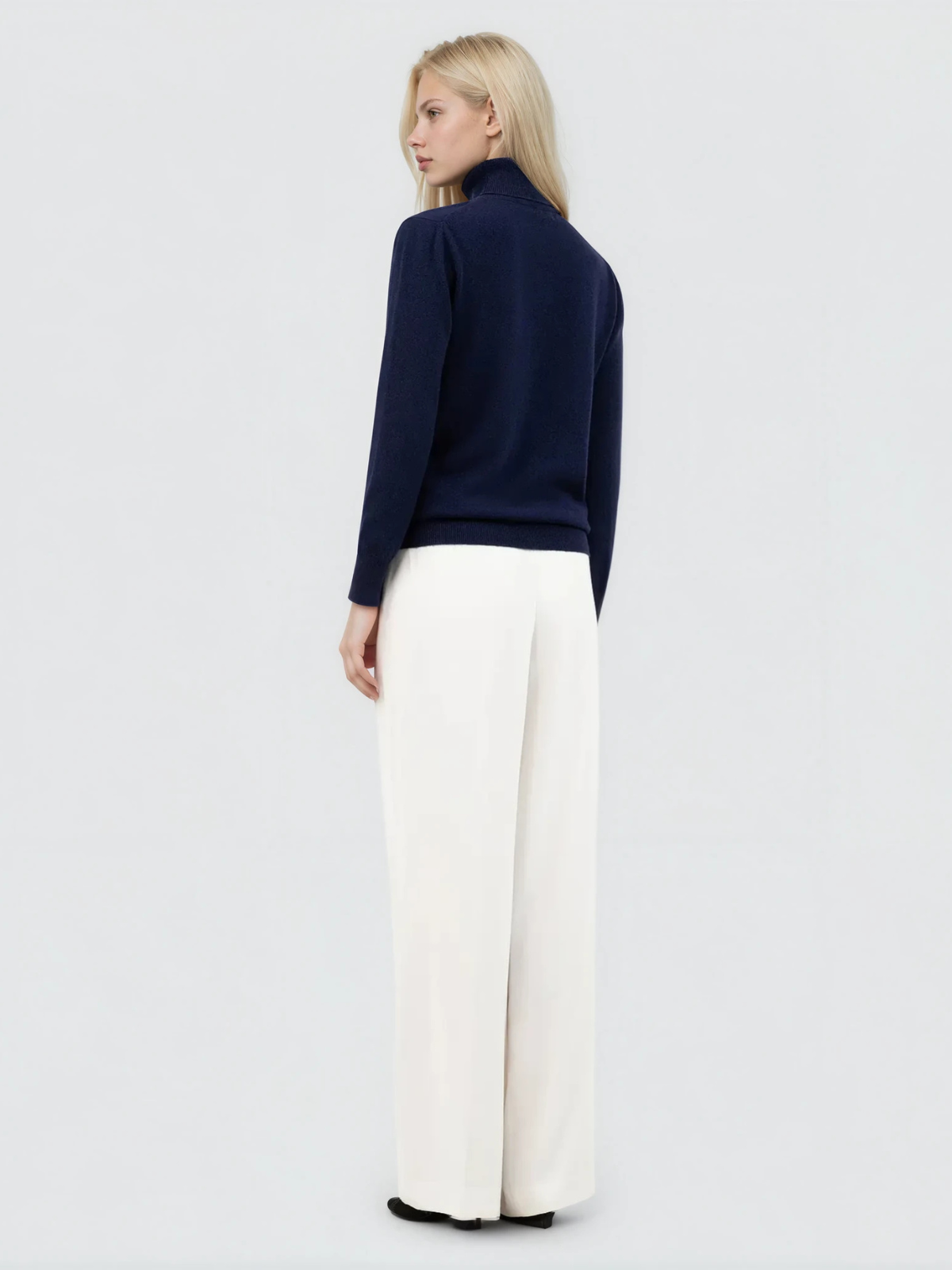 CASHMERE TURTLENECK SWEATER