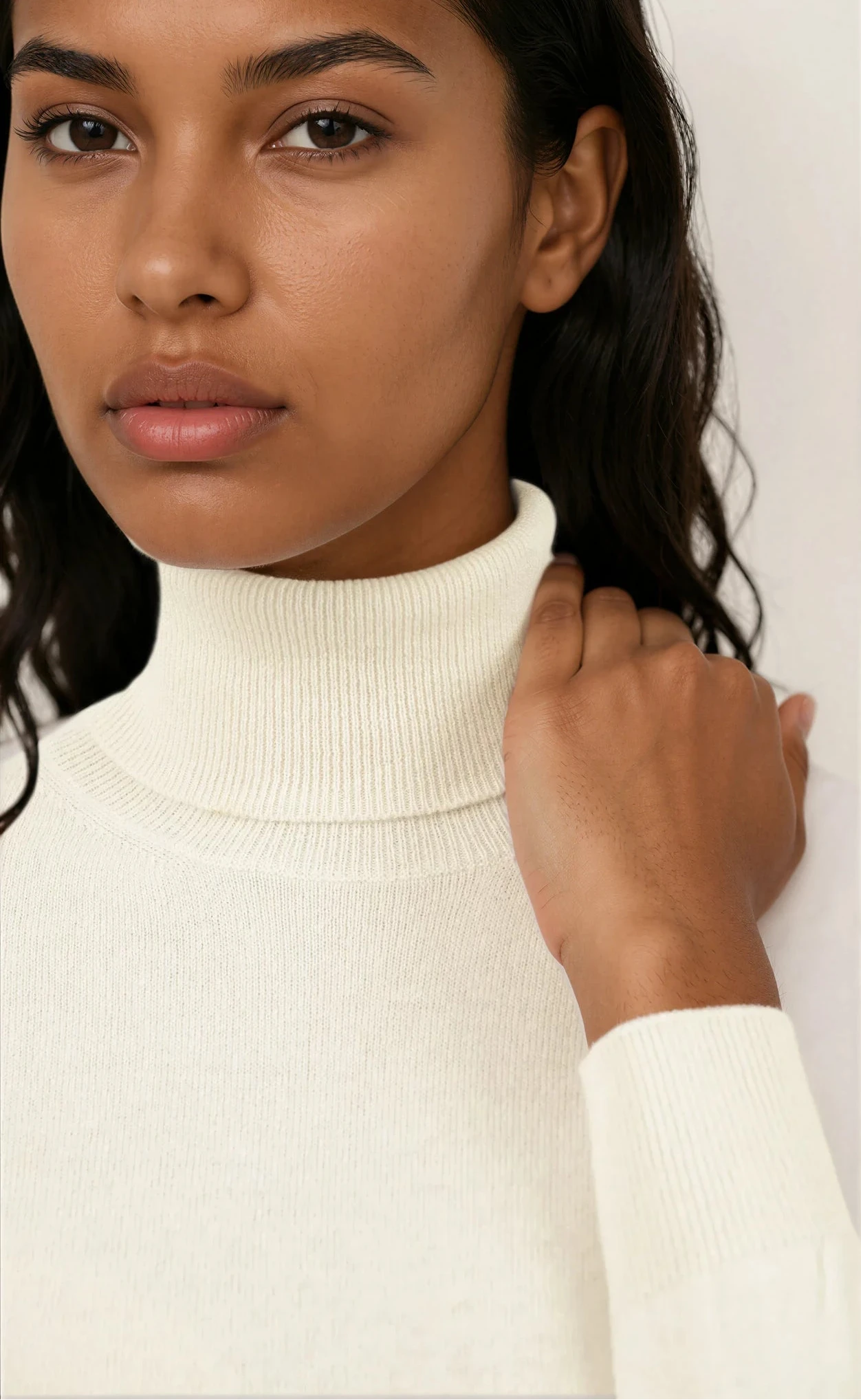 CASHMERE TURTLENECK SWEATER